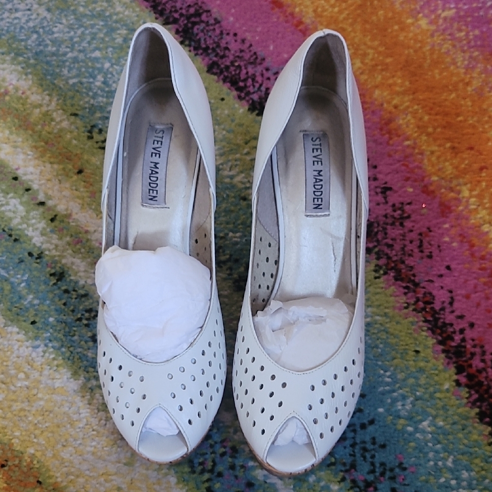 Steve Madden White Wedge Heels